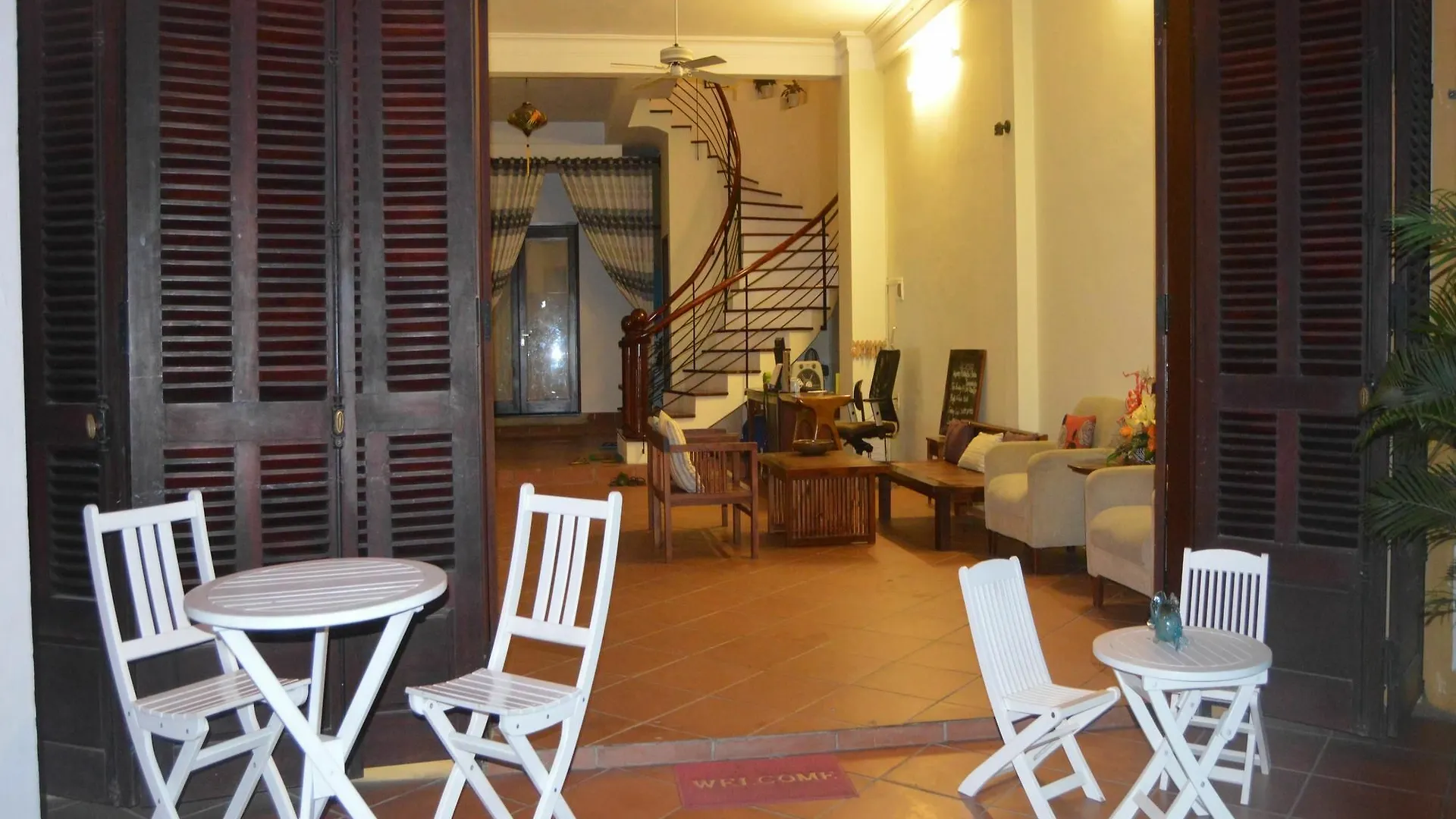 Orchids Homestay Хойан